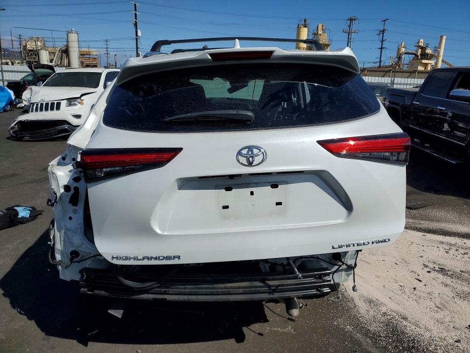 2022 Toyota Highlander VIN 5TDDZRBH0NS214439 COPART salvage auction — REAR END, Salvage Title, sold $8,400 on 2026-07-15 (photo 6)