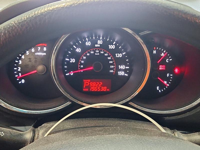2011 Kia Sorento VIN 5XYKT3A10BG024420 COPART salvage auction — SIDE, NC - DEALER ONLY CLEAN TITLE, sold $1,250 on 2026-07-09 (photo 9)