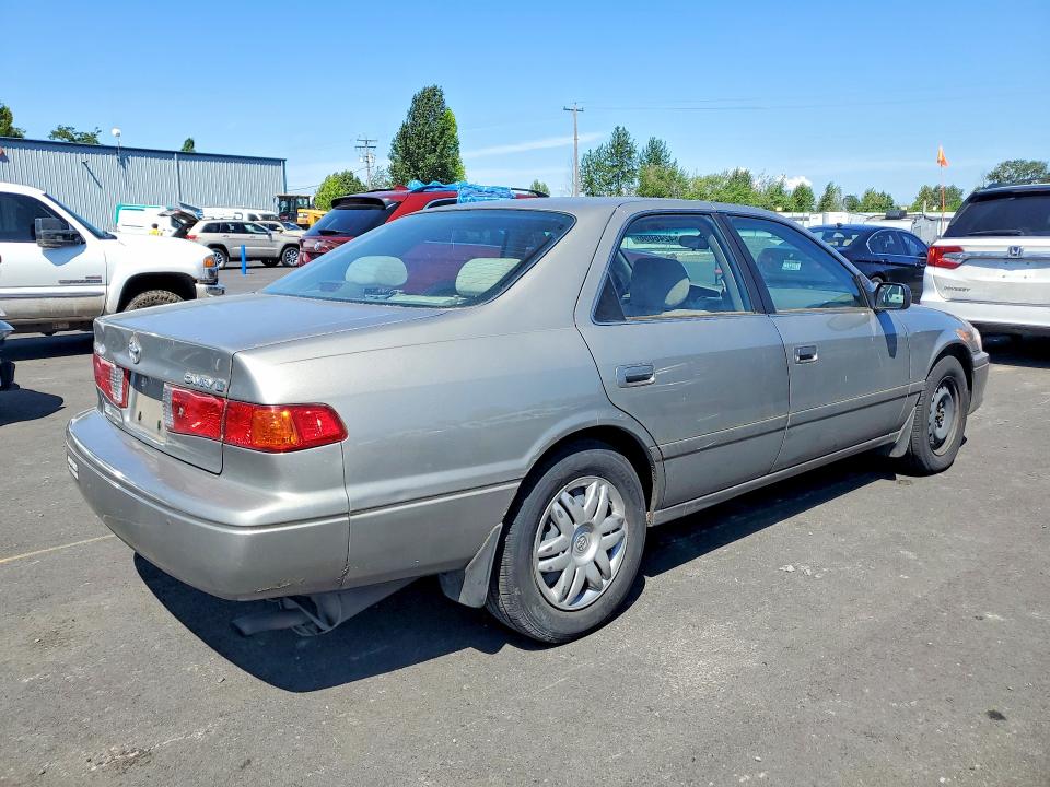 2001 Toyota Camry VIN JT2BG28K410540404 COPART salvage auction — VANDALISM, Or - Salvage Title Certificate, sold $1,700 on 2026-07-06 (photo 3)