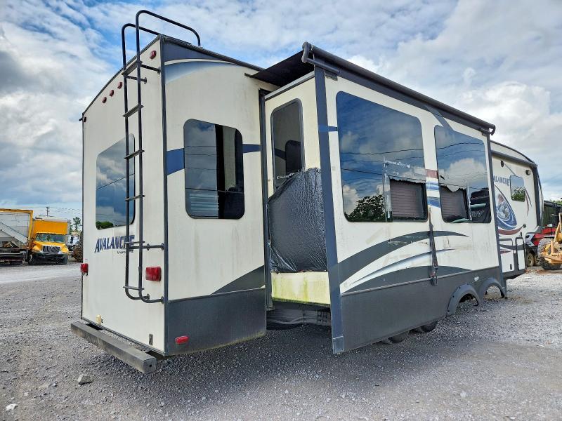 2015 Keystone Avalanche VIN 4YDF34323FE760082 COPART salvage auction — HAIL, TN - SALVAGE CERTIFICATE, sold $6,200 on 2026-07-06 (photo 4)