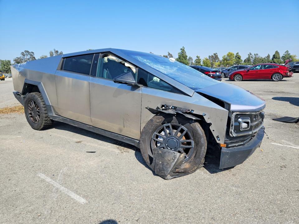 2025 Tesla Cybertruck VIN 7G2CEHED9SA067915 COPART salvage auction — ALL OVER, Ca - Salvage Certificate, sold $14,500 on 2026-07-28 (photo 4)