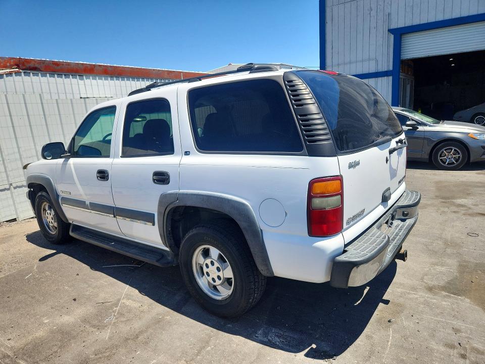 2002 Chevrolet Tahoe VIN 1GNEC13Z62R168597 COPART salvage auction — MINOR DENT/SCRATCHES, Nv - Salvage Title, sold $700 on 2026-07-08 (photo 2)