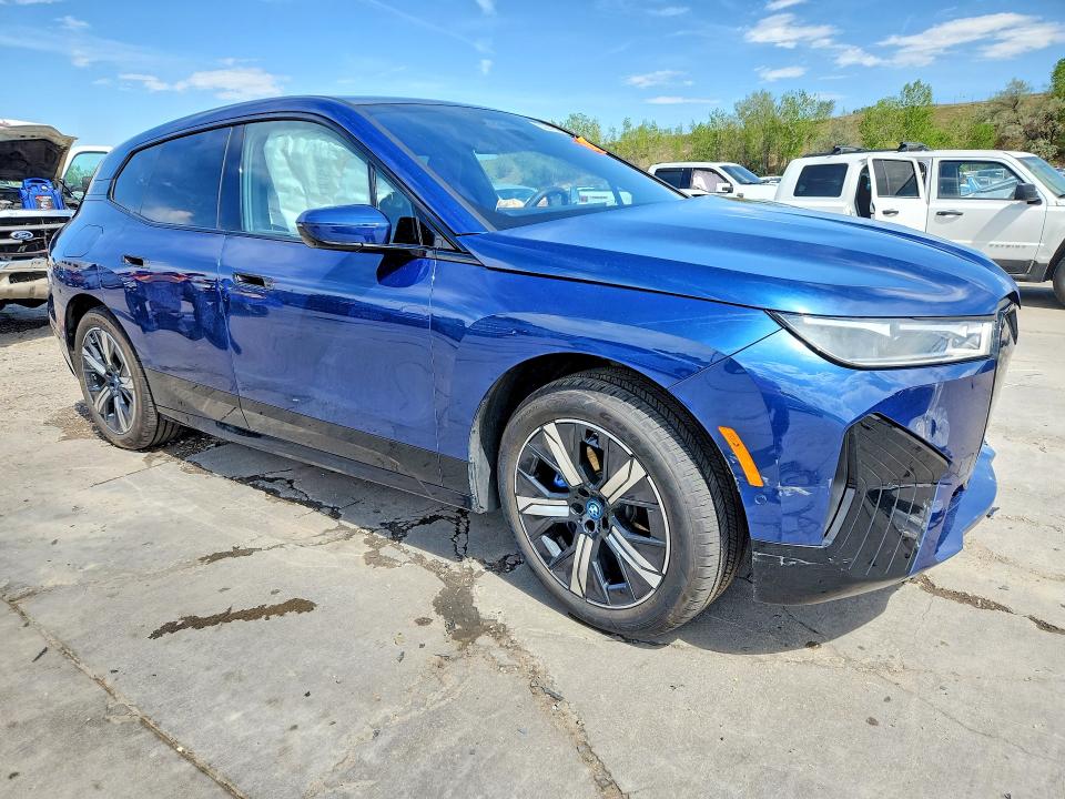 2025 BMW Ix VIN WB523CF08SCU58827 COPART salvage auction — FRONT END, CO - SALVAGE TITLE, sold $22,800 on 2026-07-27 (photo 4)