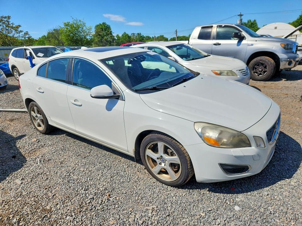 2012 Volvo S60 VIN YV1622FS0C2102717 COPART salvage auction — SIDE, NJ - CERT OF TITLE-SALVAGE, sold $400 on 2026-07-24 (photo 4)