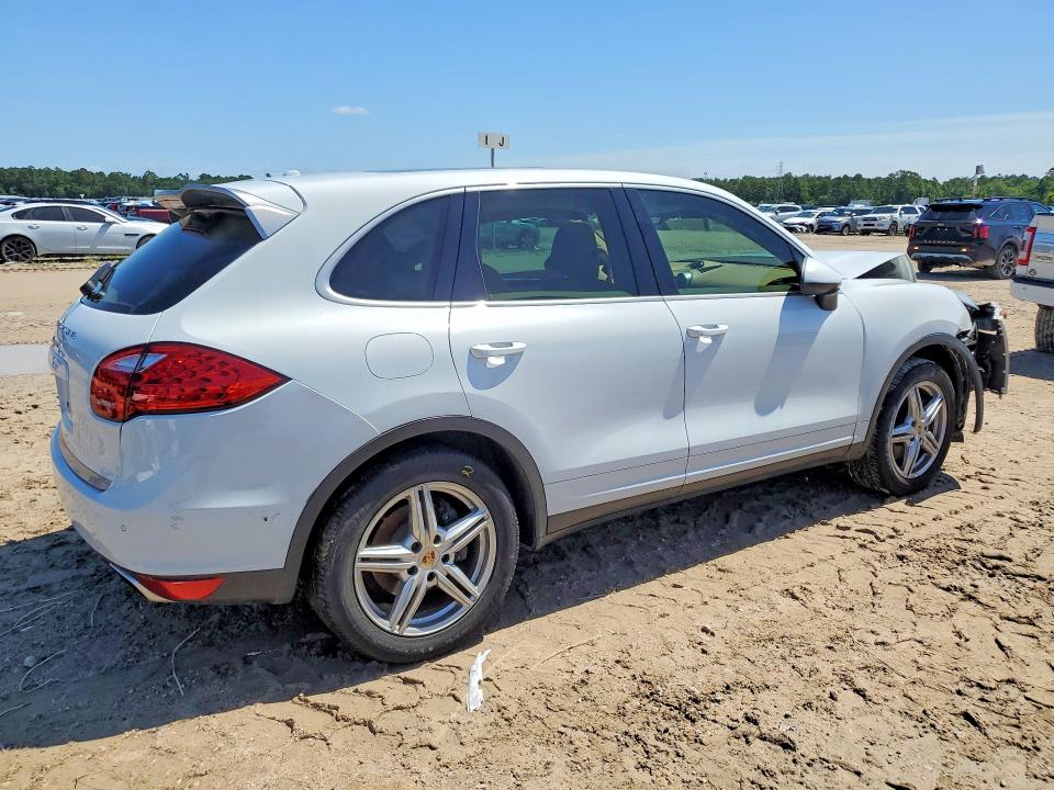 2014 Porsche Cayenne VIN WP1AA2A23ELA95915 COPART salvage auction — FRONT END, Tx - Salvage Vehicle Title, sold $1,350 on 2026-07-28 (photo 3)