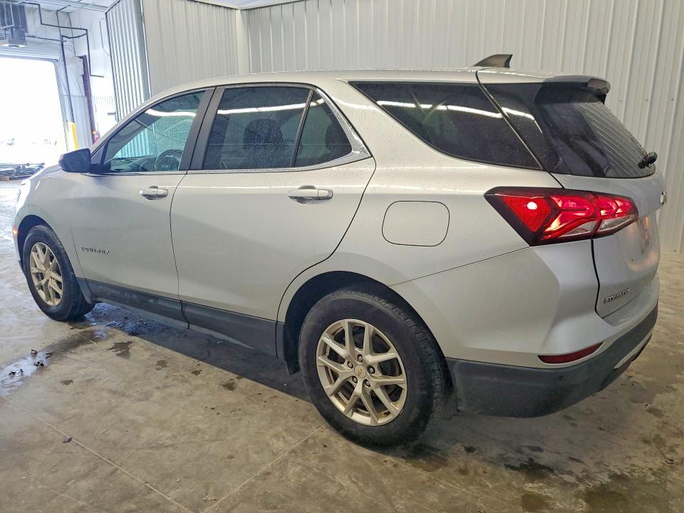 2022 Chevrolet Equinox VIN 2GNAXJEV3N6137417 COPART salvage auction — NORMAL WEAR, NC - DEALER ONLY CLEAN TITLE, sold $4,750 on 2026-07-09 (photo 2)