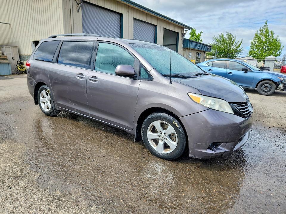 2014 Toyota Sienna VIN 5TDKK3DC5ES435691 COPART salvage auction — FRONT END, Or - Certificate Of Title, sold $2,500 on 2026-07-07 (photo 4)