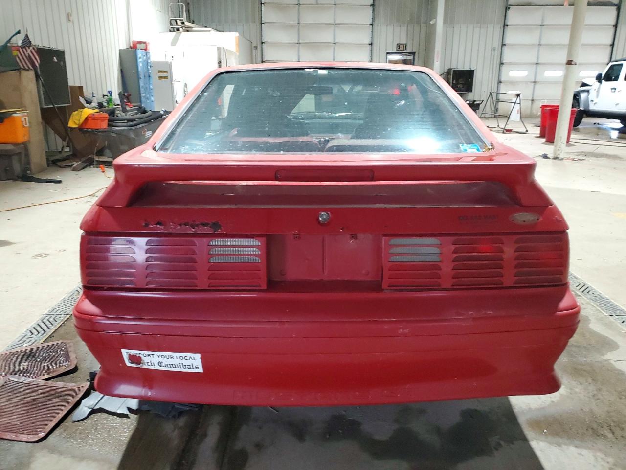 1987 Ford Mustang VIN 1FABP42EXHF211970 COPART salvage auction — Frame Damage, IN - CERT OF TITLE - REBUILT VEHICL, sold $2,200 on 2026-07-09 (photo 6)