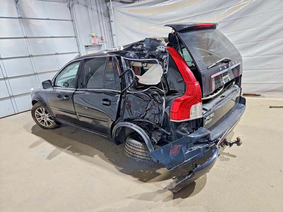 2014 Volvo Xc90 VIN YV4952CZ9E1690862 COPART salvage auction — REAR END, Nh - Cert Of Title-Salvage, sold $350 on 2026-08-04 (photo 2)