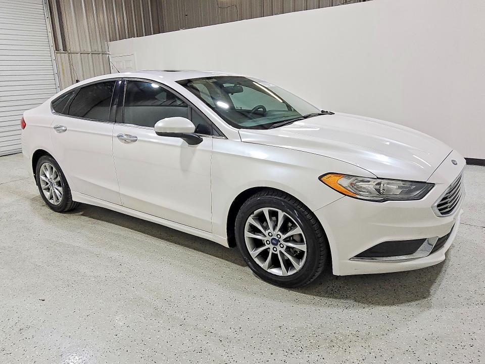 2017 Ford Fusion VIN 3FA6P0HD8HR364004 COPART salvage auction — MINOR DENT/SCRATCHES, Fl - Certificate Of Title, sold $2,400 on 2026-07-09 (photo 4)