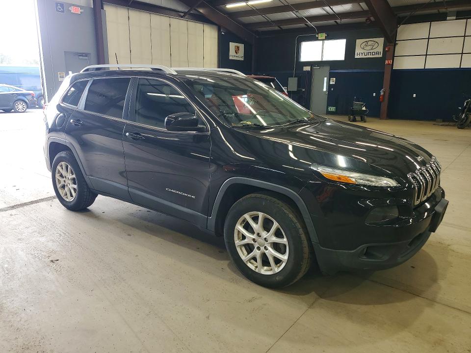 2015 Jeep Cherokee VIN 1C4PJMCS7FW793075 COPART salvage auction — SIDE, CT - CERTIFICATE OF TITLE, sold $2,000 on 2026-08-07 (photo 4)