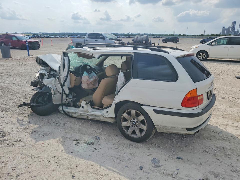 2000 BMW 3er VIN WBAAR3348YJM00434 COPART salvage auction — ALL OVER, Tx - Nonrepairable Title, sold $100 on 2026-08-20 (photo 2)