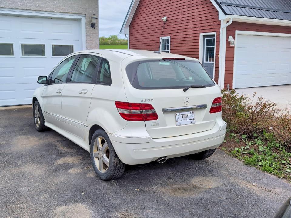 2008 Mercedes-benz B-class VIN WDDFH33XX8J322475 COPART salvage auction — NORMAL WEAR, Ns - Cert Of Registration (P), sold $400 on 2026-07-15 (photo 3)