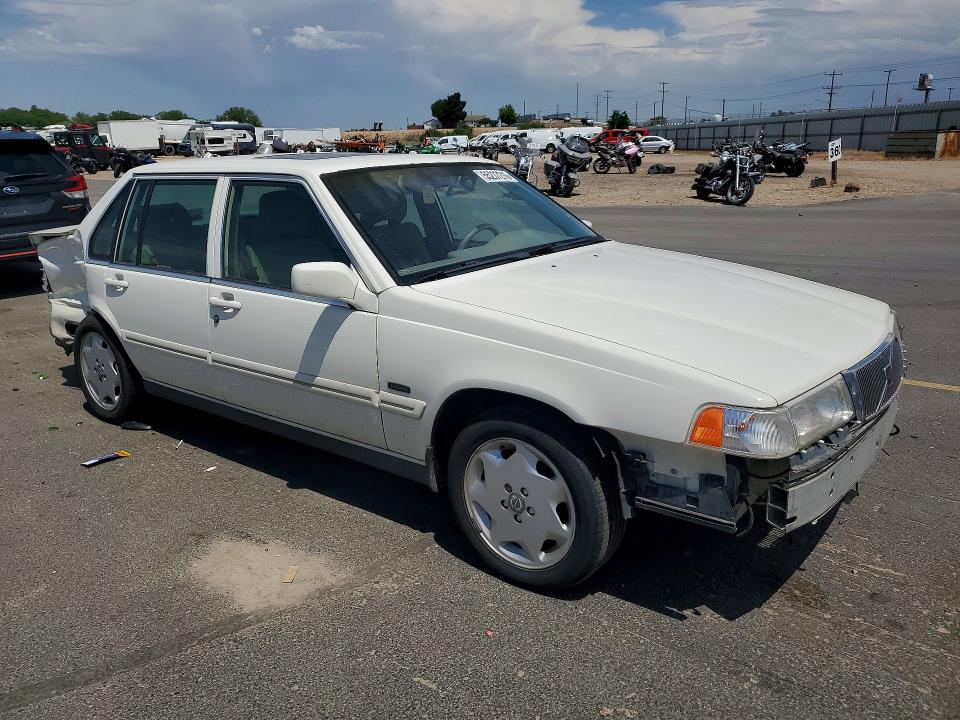1998 Volvo S90 VIN YV1KS9601W1139193 COPART salvage auction — REAR END, ID - SALVAGE CERTIFICATE OF TITLE, sold $125 on 2026-07-30 (photo 4)