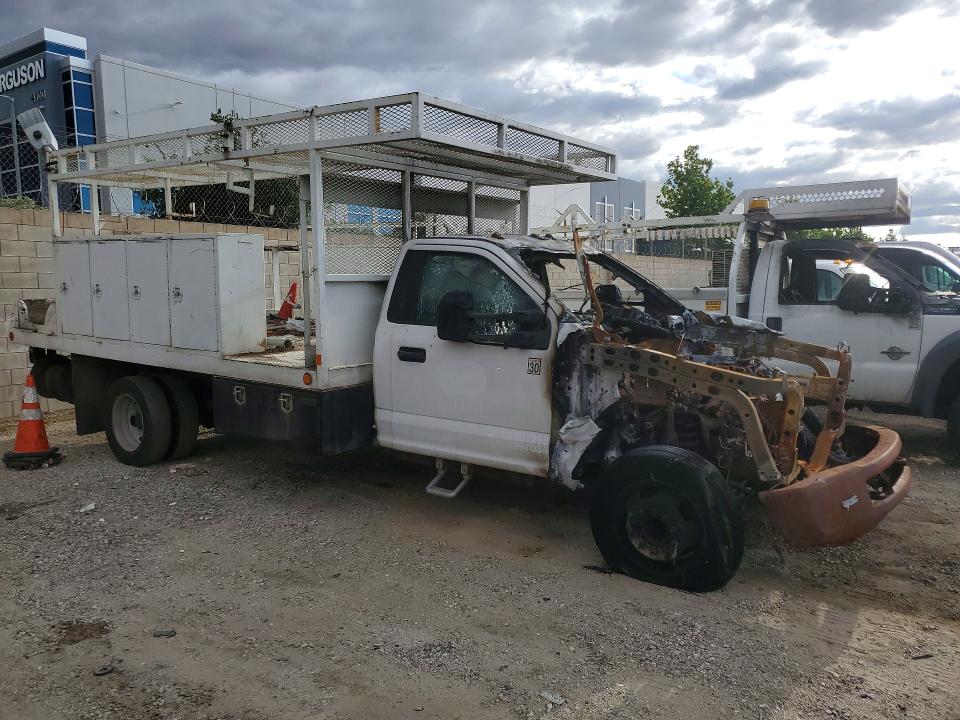 2019 Ford F-550 VIN 1FDUF5GY3KEG13594 COPART salvage auction — BURN, Az - Cert Of Title - Salvage, sold $650 on 2026-07-08 (photo 4)