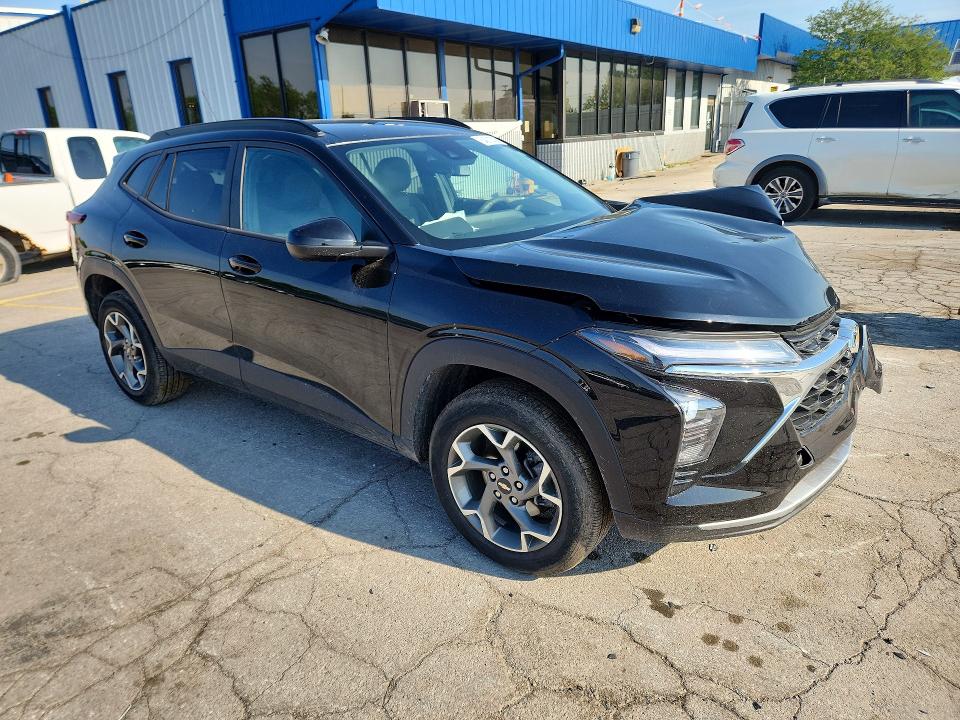2025 Chevrolet Trax VIN KL77LHEP7SC297583 COPART salvage auction — FRONT END, In - Cert Of Title-Salvage Title, sold $4,650 on 2026-07-27 (photo 4)