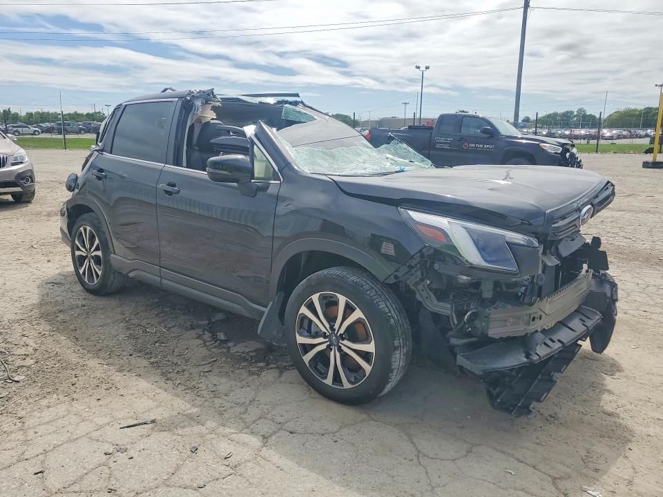 2023 Subaru Forester VIN JF2SKANC1PH523391 COPART salvage auction — ROLLOVER, In - Cert Of Title-Salvage Title, sold $900 on 2026-07-25 (photo 4)