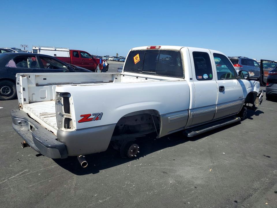 2000 Chevrolet Silverado VIN 1GCEK19TXYE130434 COPART salvage auction — VANDALISM, Ca - Salvage Certificate, sold $300 on 2026-07-29 (photo 3)