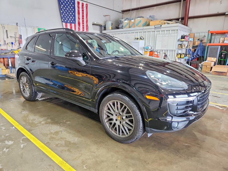 2017 Porsche Cayenne VIN WP1AA2A21HKA80923 COPART salvage auction — HAIL, Mo - Salvage Certificate Of Title, sold $8,700 on 2026-08-19 (photo 4)