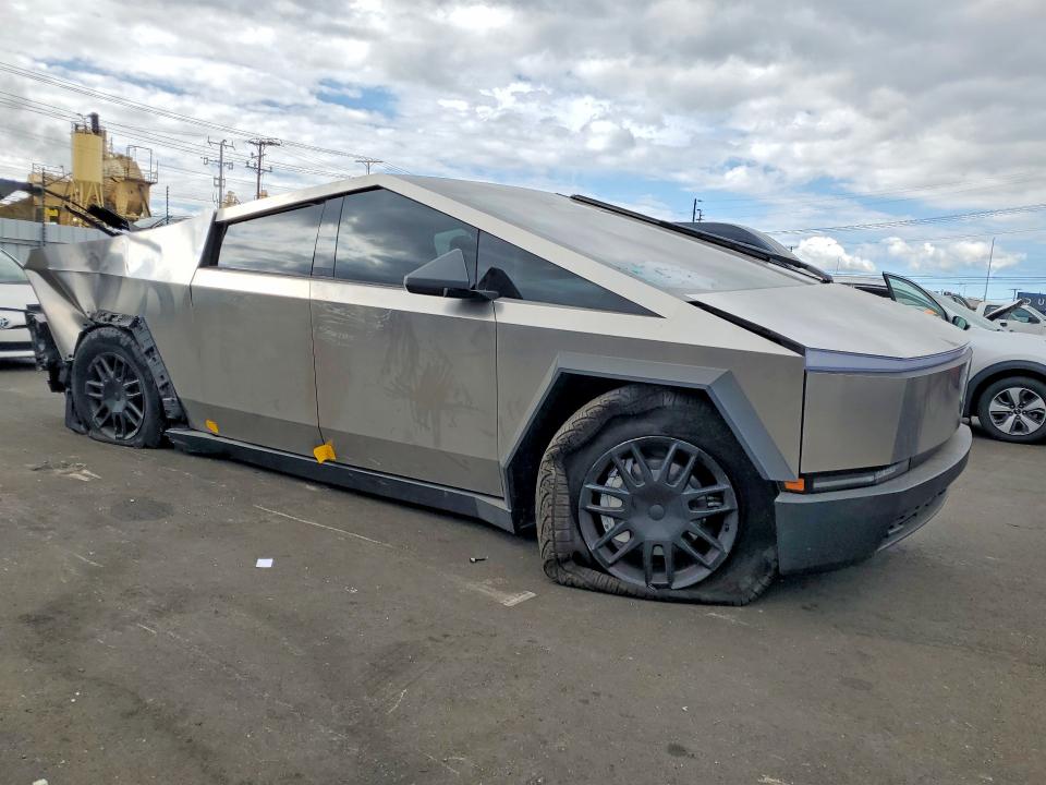 2024 Tesla VIN 7G2CEHED4RA040602 COPART salvage auction — REAR END, Ca - Salvage Certificate, sold $23,200 on 2026-07-20 (photo 4)