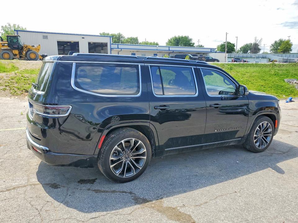 2023 Jeep Grand wagoneer VIN 1C4SJVGP4PS505138 COPART salvage auction — MINOR DENT/SCRATCHES, MO - CERTIFICATE OF TITLE, sold $40,750 on 2026-07-09 (photo 3)