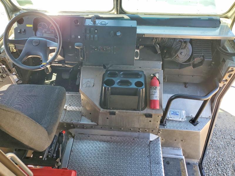 2021 Freightliner Chassis VIN 4UZAC2GA4MCMM9252 COPART salvage auction — MINOR DENT/SCRATCHES, CA - DIS/DLR/EXP ONLY CLEAN TITLE, sold $26,500 on 2026-07-28 (photo 8)