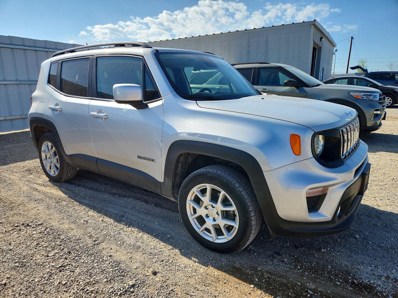 2019 Jeep Renegade VIN ZACNJBBB7KPK29766 COPART salvage auction — Hail, IA - CERT OF TITLE-SALVAGE TITLE, sold $4,550 on 2026-07-01 (photo 4)