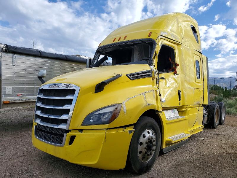 2020 Freightliner Cascadia 126 VIN 3AKJHHDR4LSKN2161 COPART salvage auction — ROLLOVER, UT - SALVAGE CERTIFICATE, sold $2,850 on 2026-07-09 (photo 2)