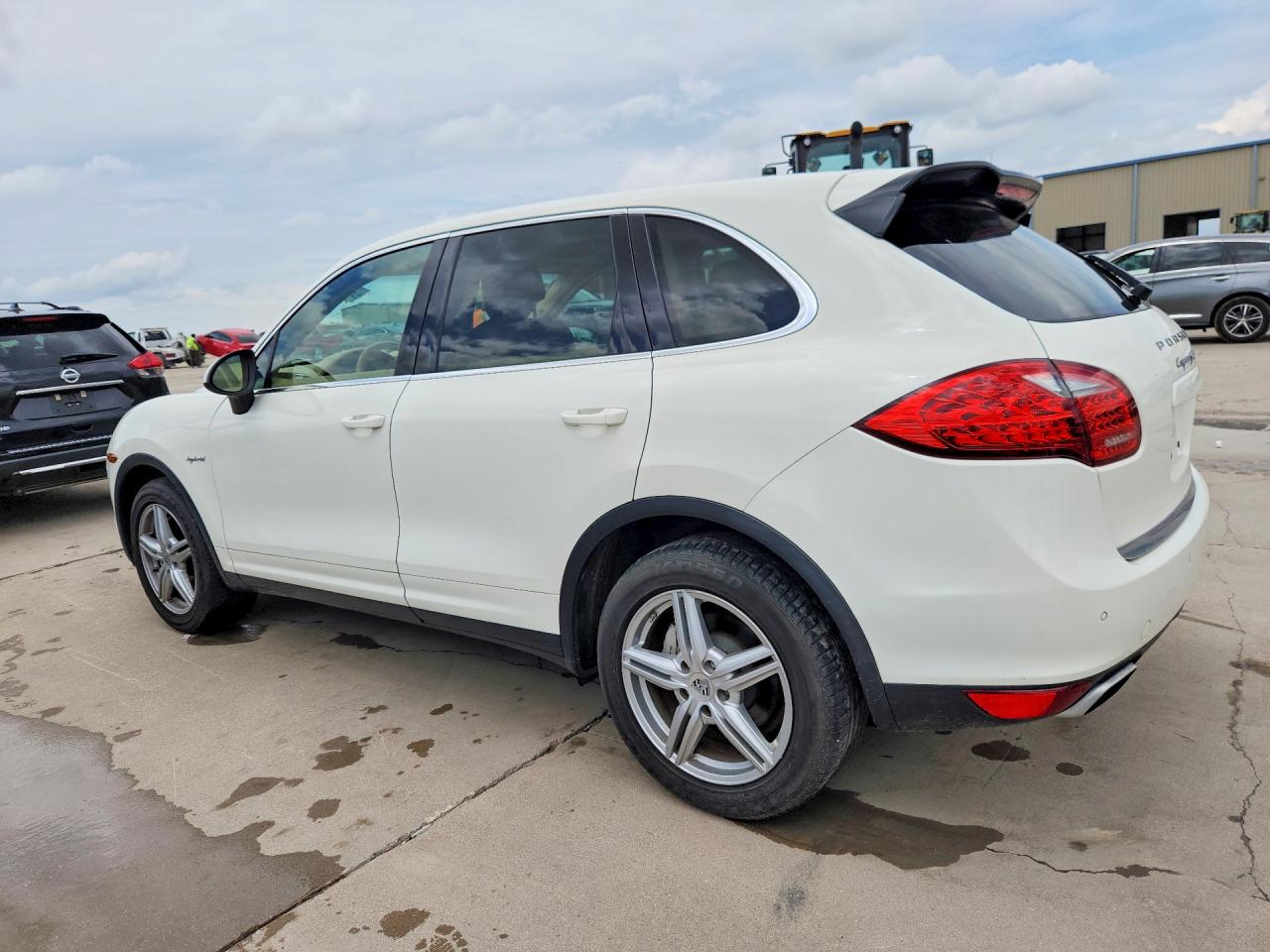 2012 Porsche Cayenne VIN WP1AE2A25CLA91463 COPART salvage auction — Minor Dent/Scratches, FL - CERTIFICATE OF TITLE, sold $1,800 on 2026-06-29 (photo 2)