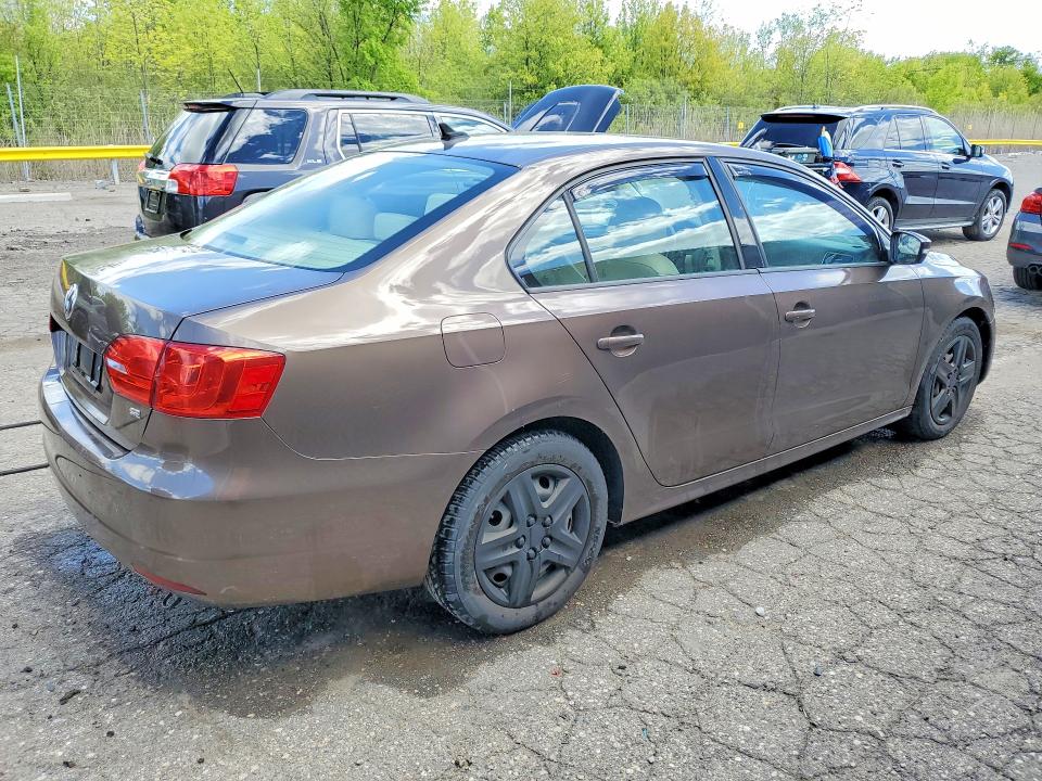 2014 Volkswagen Jetta VIN 3VWD07AJ7EM238592 COPART salvage auction — MINOR DENT/SCRATCHES, MI - CERTIFICATE OF TITLE, sold $850 on 2026-07-02 (photo 3)