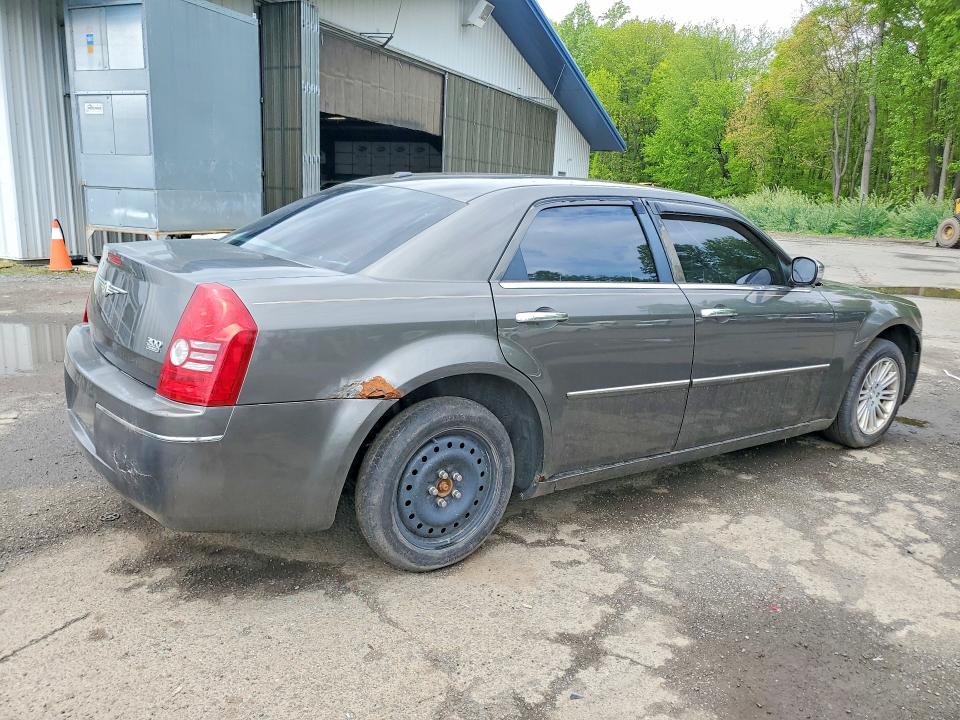 2010 Chrysler 300 VIN 2C3CA5CV7AH241408 COPART salvage auction — MINOR DENT/SCRATCHES, Ny - Certificate Of Title, sold $1,500 on 2026-07-09 (photo 3)