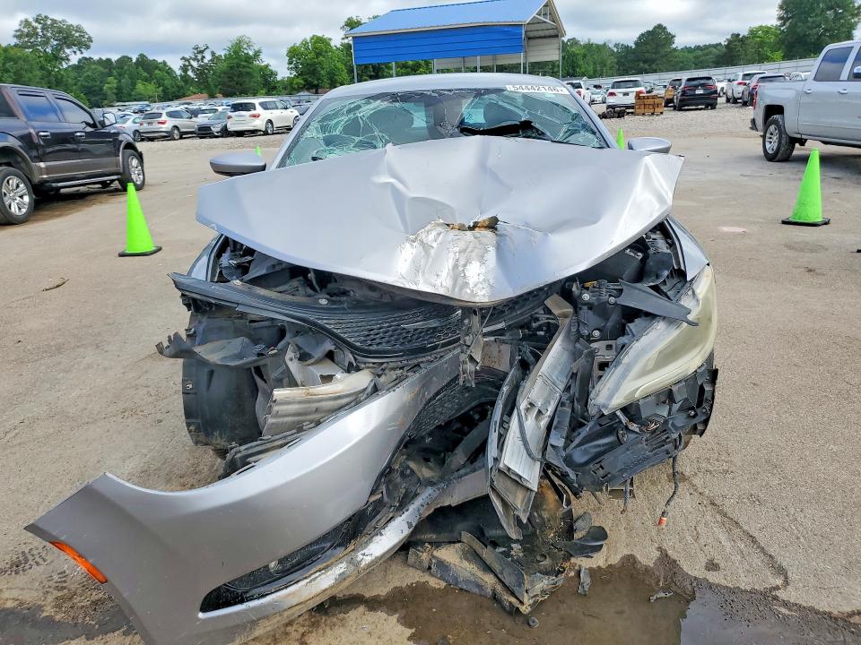 2015 Chrysler 200 VIN 1C3CCCBB4FN667853 COPART salvage auction — FRONT END, Ms - Cert Of Title-Salvaged, sold $400 on 2026-07-10 (photo 5)