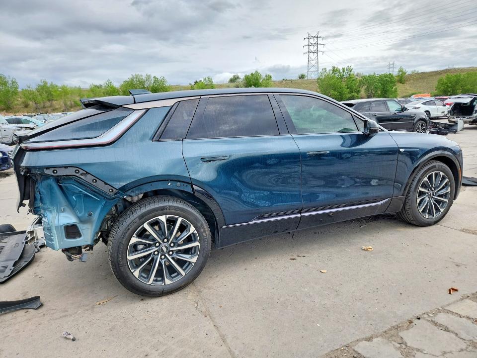 2024 Cadillac Lyriq VIN 1GYKPVRL7RZ142475 COPART salvage auction — REAR END, Co - Salvage Title, sold $1,300 on 2026-07-27 (photo 3)