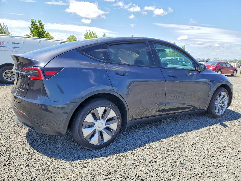 2024 Tesla Model y VIN 7SAYGDEE4RF074680 COPART salvage auction — SIDE, Or - Salvage Title Certificate, sold $14,600 on 2026-08-04 (photo 3)