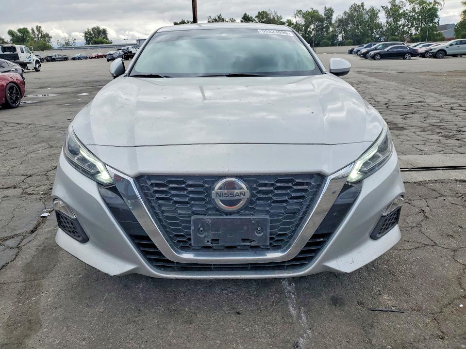 2021 Nissan VIN 1N4BL4DV2MN342268 COPART salvage auction — REAR END, CA - SALVAGE CERTIFICATE, sold $3,400 on 2026-07-02 (photo 5)
