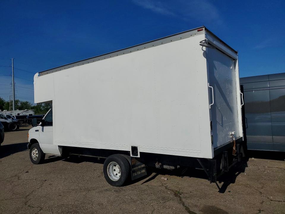 2007 Ford E-450 VIN 1FDXE45P27DA56002 COPART salvage auction — MINOR DENT/SCRATCHES, Mi - Cert Of Title-Rebuilt Salvage (P), sold $725 on 2026-07-07 (photo 2)