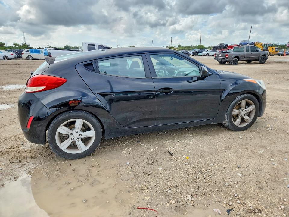 2013 Hyundai VIN KMHTC6AD1DU088043 COPART salvage auction — SIDE, Fl - Cert Of Title Slvg Rebuildable, sold $425 on 2026-07-14 (photo 3)