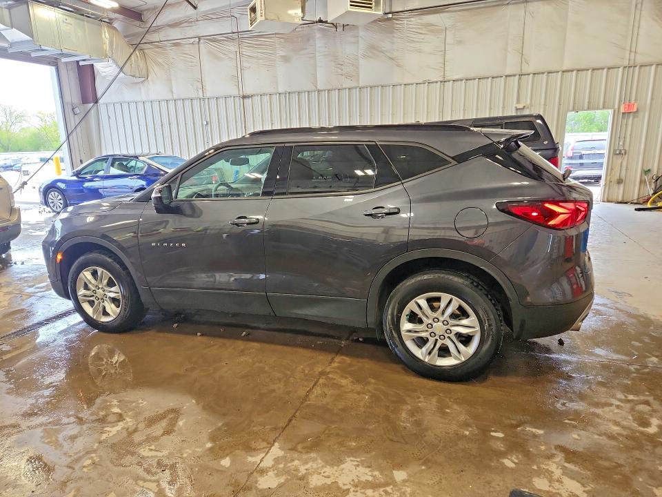 2022 Chevrolet Blazer VIN 3GNKBHR48NS226706 COPART salvage auction — HAIL, WI - SALVAGE - MULTIPLE BRANDS, sold $10,200 on 2026-08-17 (photo 2)