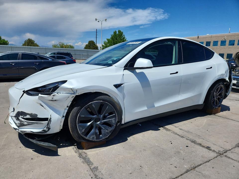 2024 Tesla Model y VIN 7SAYGDEE5RA332721 COPART salvage auction — FRONT END, Co - Public - Salvage Title, sold $10,000 on 2026-07-20 (photo 1)