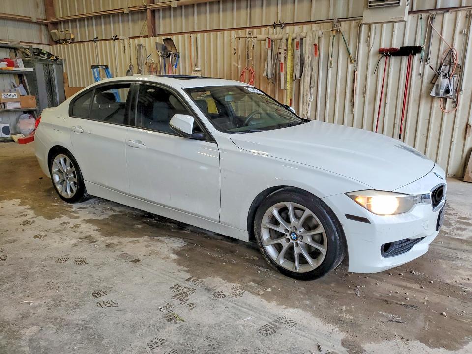 2014 BMW 3er VIN WBA3B1G58ENS78361 COPART salvage auction — HAIL, Tx - Certificate Of Title, sold $525 on 2026-07-17 (photo 4)