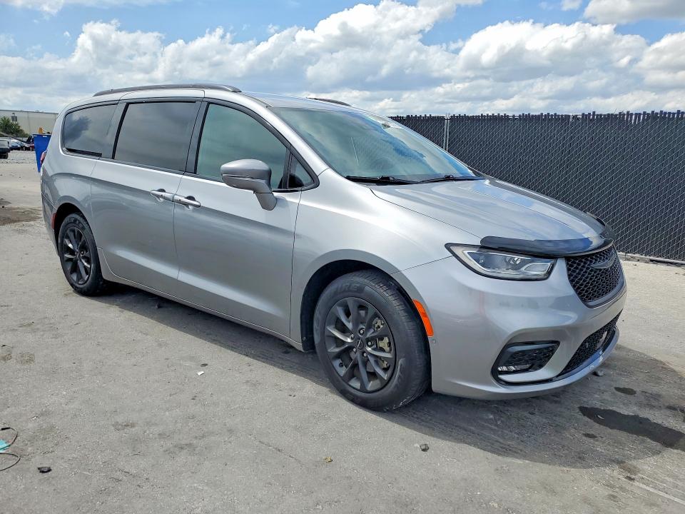 2021 Chrysler Pacifica VIN 2C4RC1BG5MR591257 COPART salvage auction — MINOR DENT/SCRATCHES, Fl - Cert Of Title Slvg Rebuildable, sold $10,900 on 2026-07-02 (photo 4)