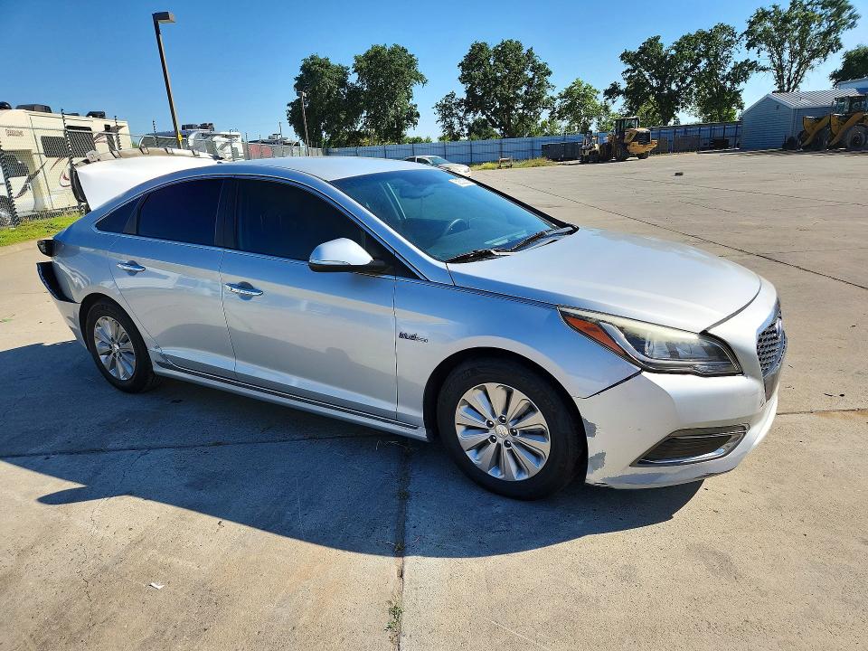 2017 Hyundai VIN KMHE24L18HA057642 COPART salvage auction — REAR END, CA - SALVAGE CERTIFICATE, sold $600 on 2026-07-27 (photo 4)