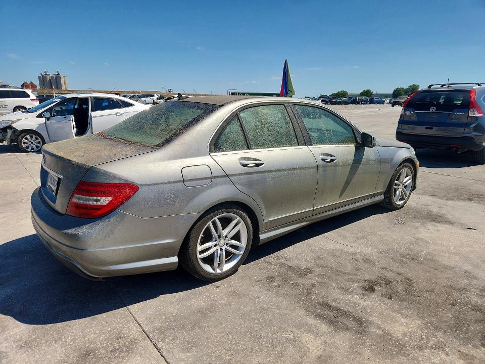2013 Mercedes-benz C-klasse VIN WDDGF4HB5DA852022 COPART salvage auction — BIOHAZARD/CHEMICAL, La - Certificate Of Title, sold $300 on 2026-08-05 (photo 3)