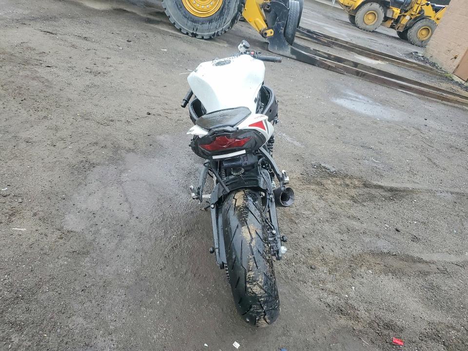 2025 Kawasaki Zx636 VIN JKBZXJJ11SA030191 COPART salvage auction — FRONT END, NY - MV-907A SALVAGE CERTIFICATE, sold $1,300 on 2026-07-23 (photo 4)
