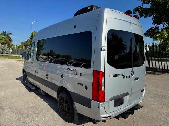 2022 Mercedes-benz Sprinter VIN W1X4EBHY0NP484324 COPART salvage auction — WATER/FLOOD, Fl - Certificate Of Destruction (P), sold $45,250 on 2026-07-15 (photo 2)