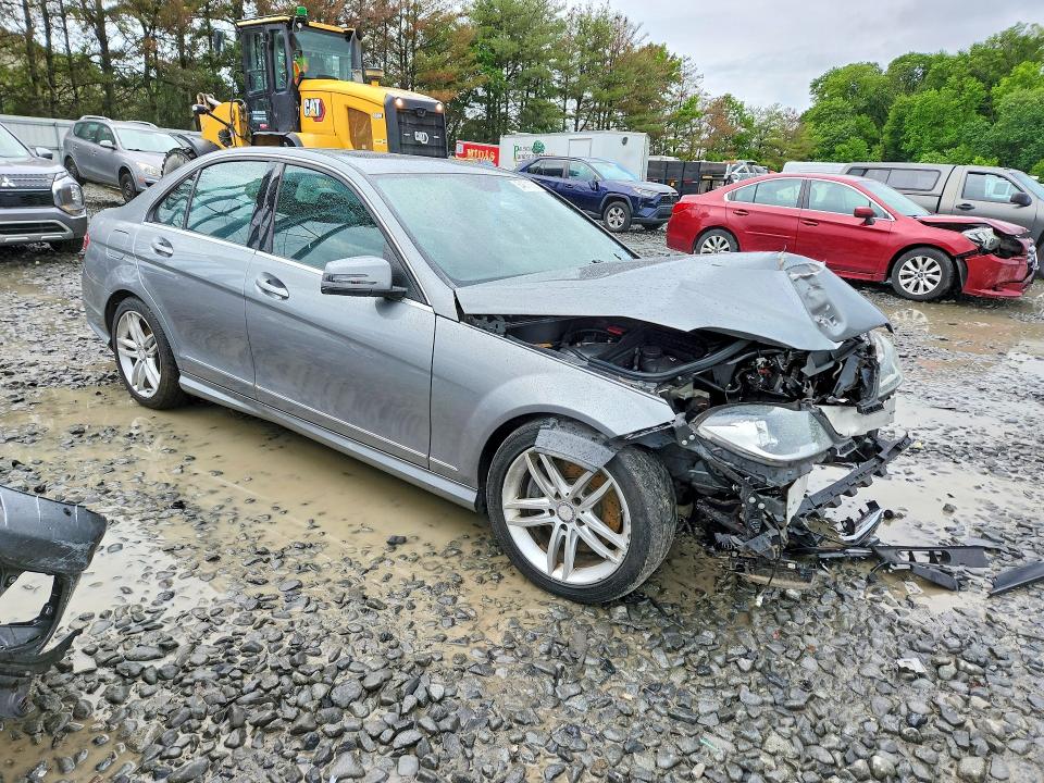 2014 Mercedes-benz C-klasse VIN WDDGF8AB1EA960253 COPART salvage auction — FRONT END, Nj - Cert Of Title-Salvage, sold $700 on 2026-08-03 (photo 4)