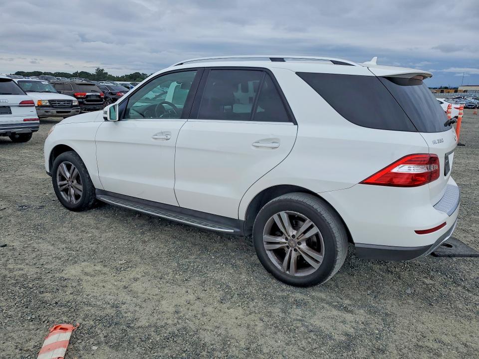 2015 Mercedes-benz Ml-class VIN 4JGDA5HB5FA605311 COPART salvage auction — MINOR DENT/SCRATCHES, Mt - Dis/Dlr/Exp Only Clean Title, sold $3,950 on 2026-07-02 (photo 2)