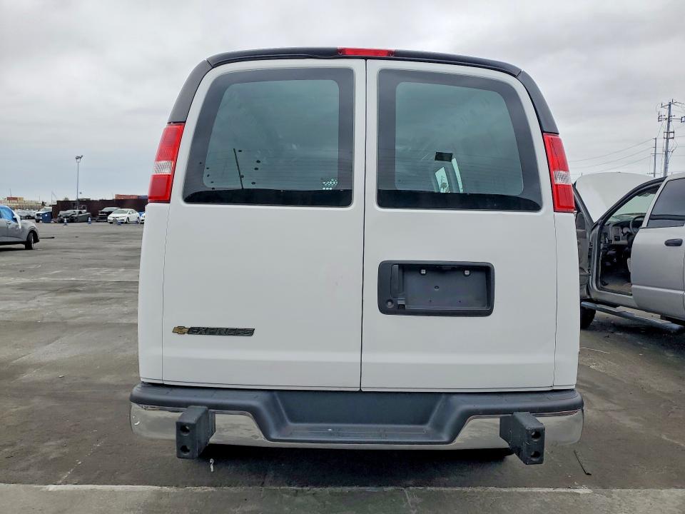 2024 Chevrolet VIN 1GCWGAFP8R1188760 COPART salvage auction — SIDE, Az - Dis/Dlr/Exp Only Clean Title, sold $16,800 on 2026-07-29 (photo 6)