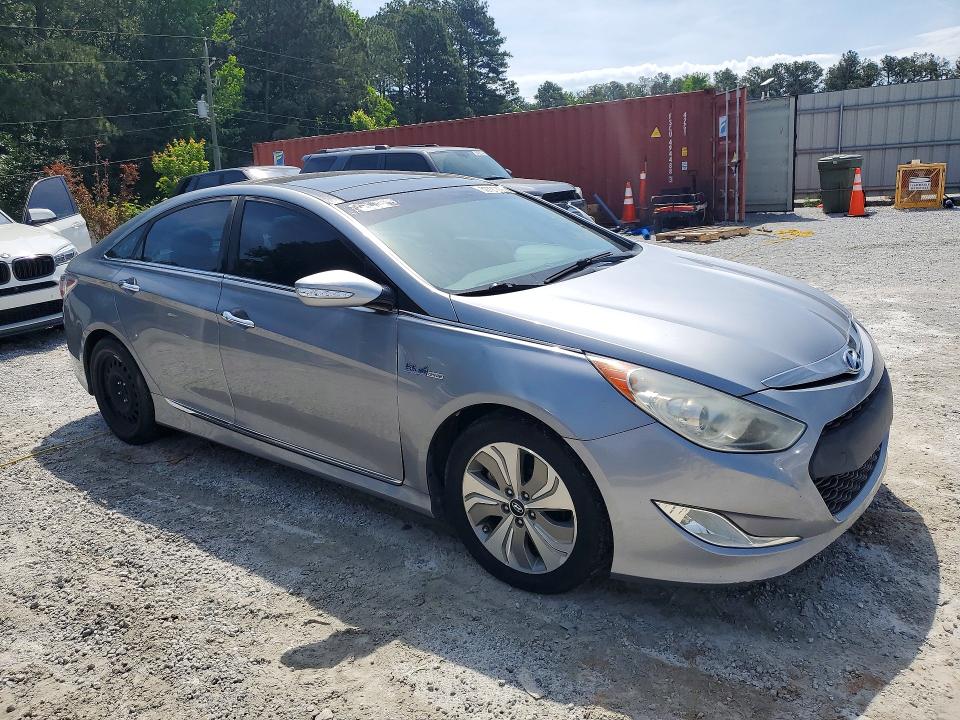 2015 Hyundai Sonata VIN KMHEC4A41FA128008 COPART salvage auction — MINOR DENT/SCRATCHES, AL - CERTIFICATE OF TITLE, sold $3,700 on 2026-07-29 (photo 4)