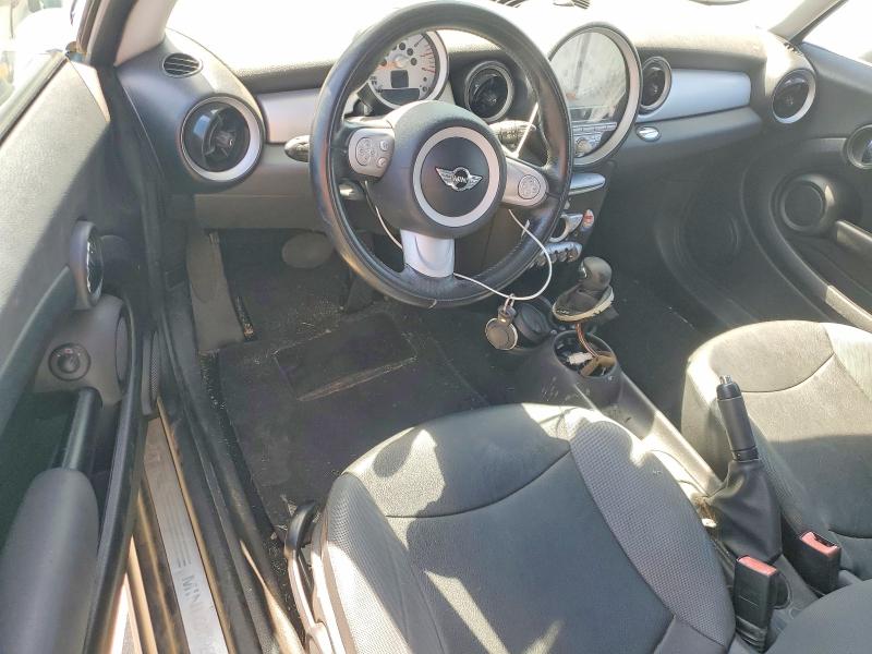 2009 Mini Cooper VIN WMWMF33519TW79262 COPART salvage auction — MINOR DENT/SCRATCHES, Ca - Dis/Dlr/Exp Clean W/Salv Hist, sold $225 on 2026-08-14 (photo 8)